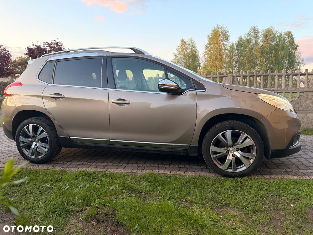 Peugeot 2008 1.6 e-HDi Allure S&S - 5