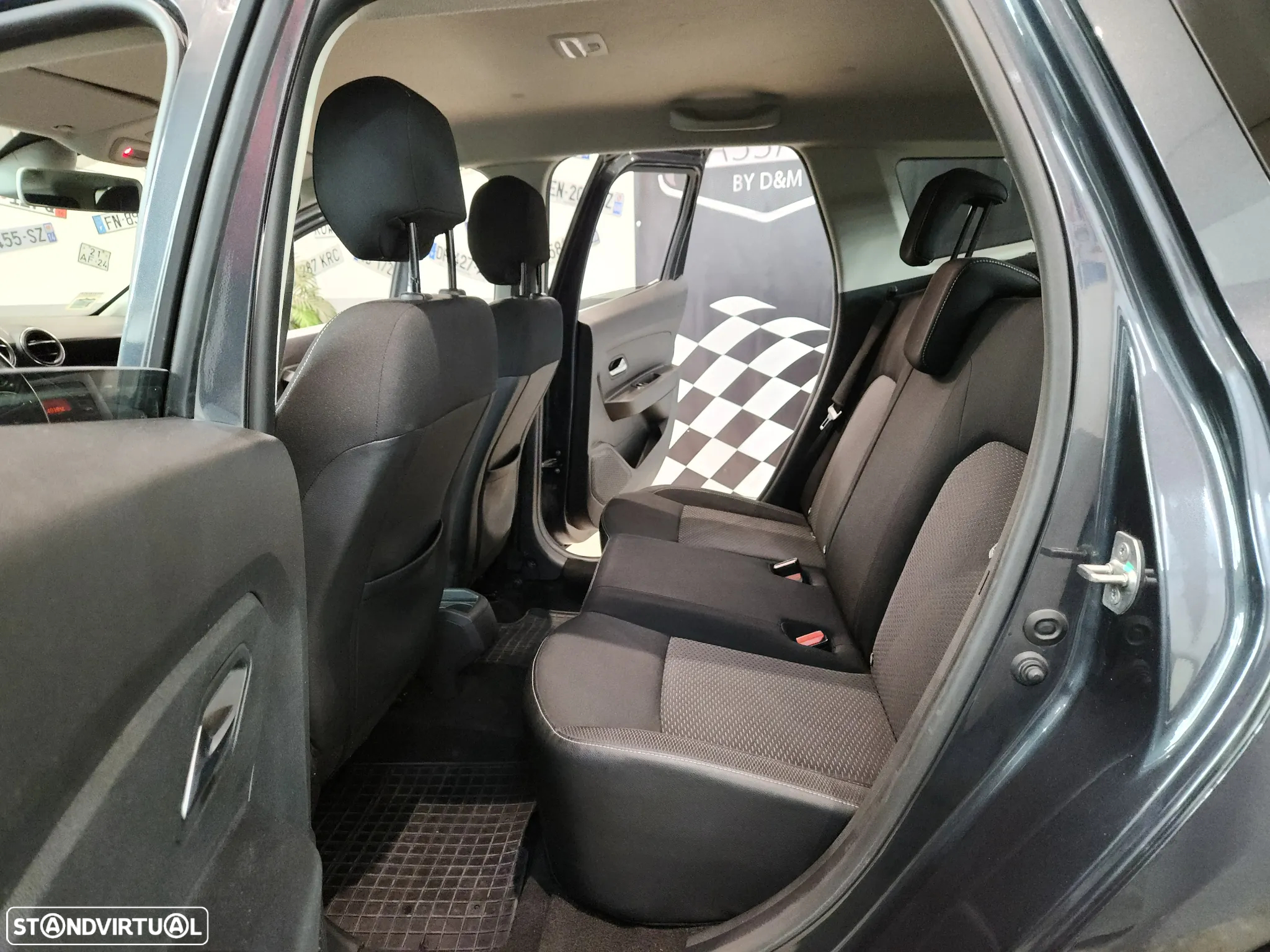 Dacia Duster 1.5 dCi Comfort - 33