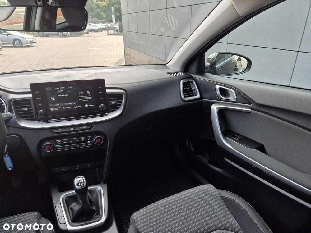Kia XCeed 1.5 T-GDI M - 14