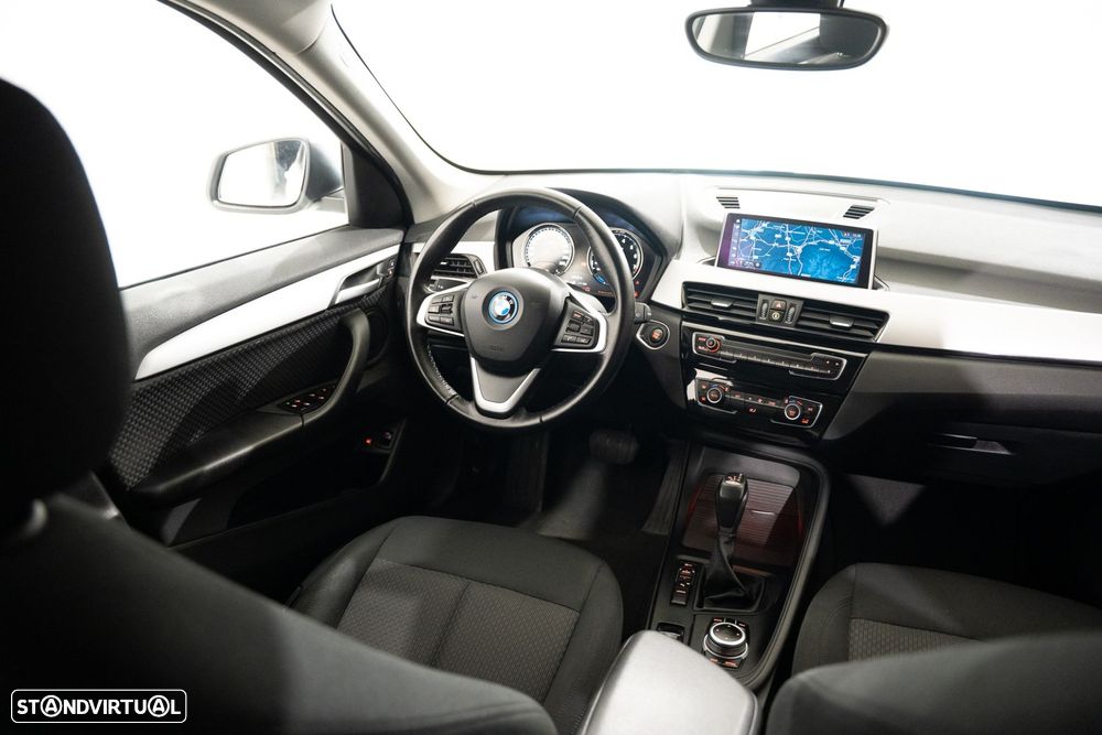 BMW X1 25 e xDrive Corporate Edition - 6