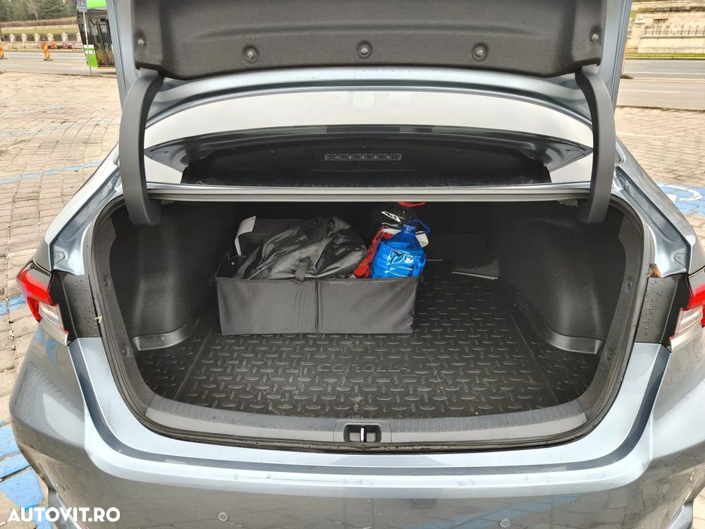 Toyota Corolla 1.8 HSD Dynamic - 13