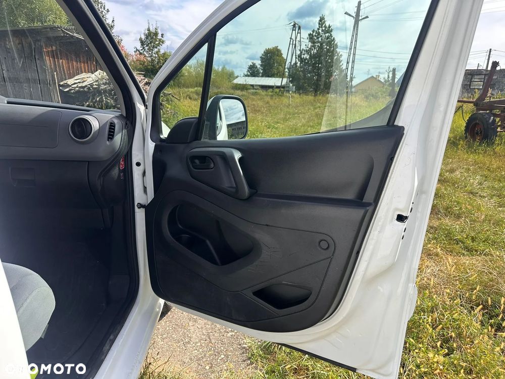 Peugeot Partner 1.6 Hdi 99 kM manual, 2015 rok EURO 6! ORGINALNY PRZEBIEG, HAK, ALUFELGI- BEZWYPADKOWY!!! - 27