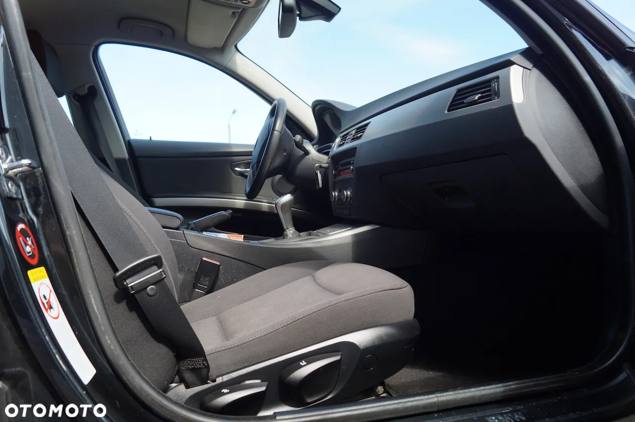 BMW Seria 3 318i Touring Edition Exclusive - 21