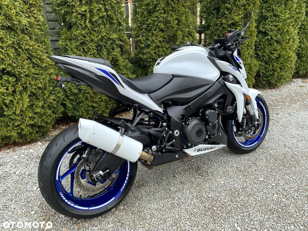 Suzuki GSX - 3