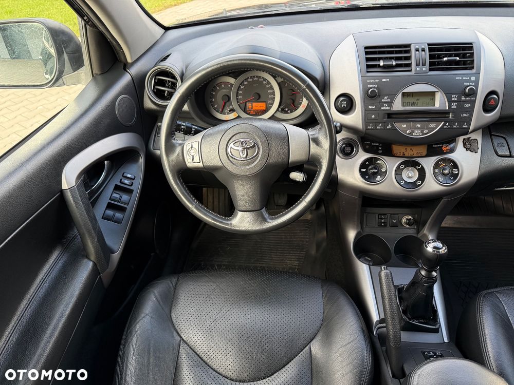 Toyota RAV4 2.2 D-4D Sol - 19