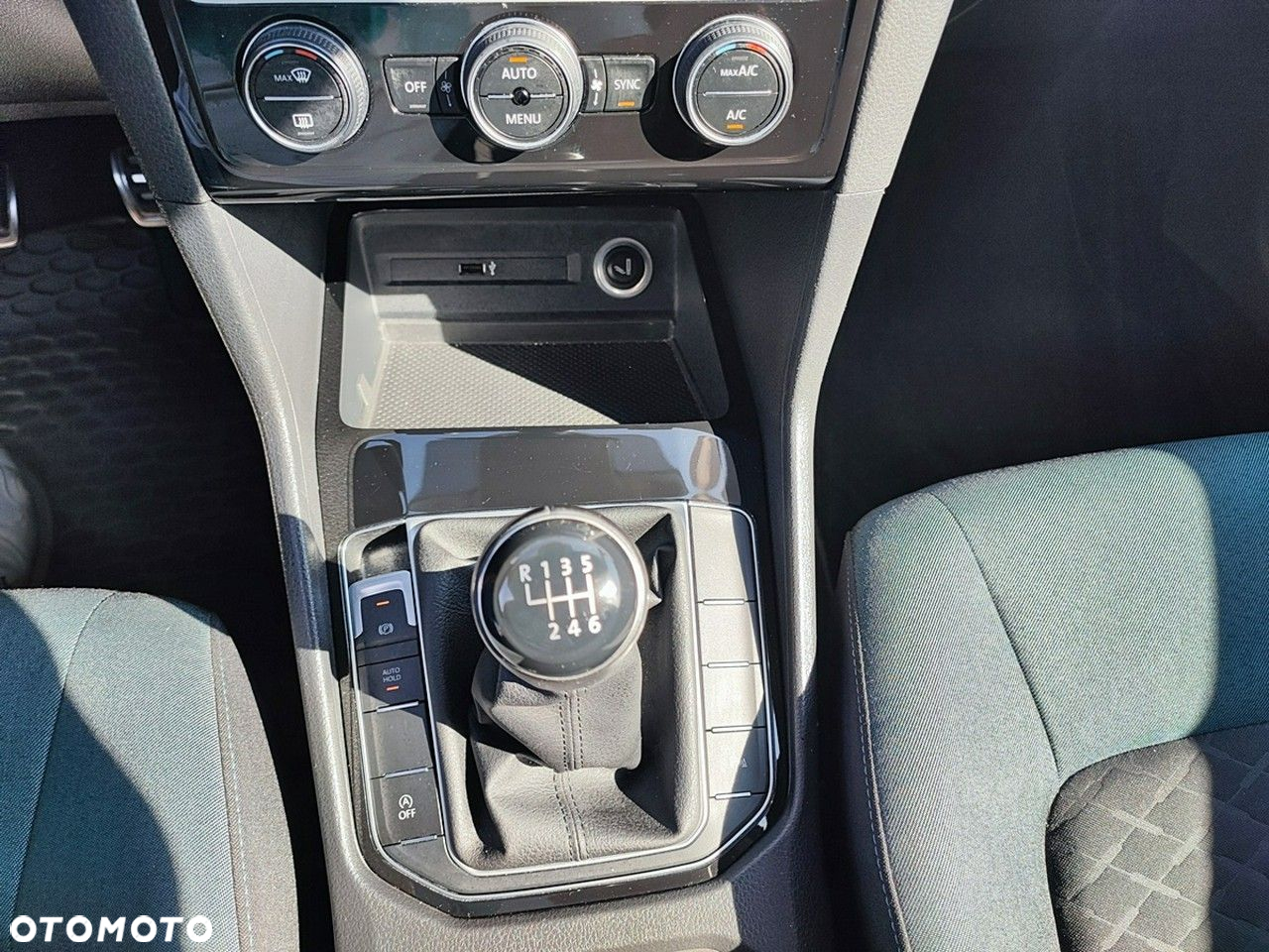 Volkswagen Golf Sportsvan - 37
