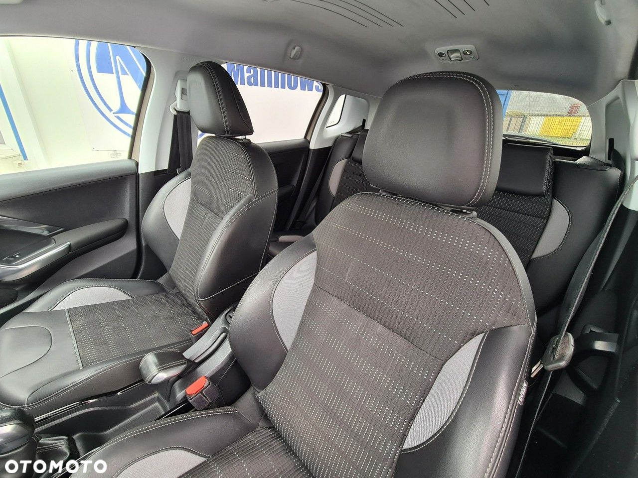 Peugeot 2008 1.6 BlueHDi Allure - 17