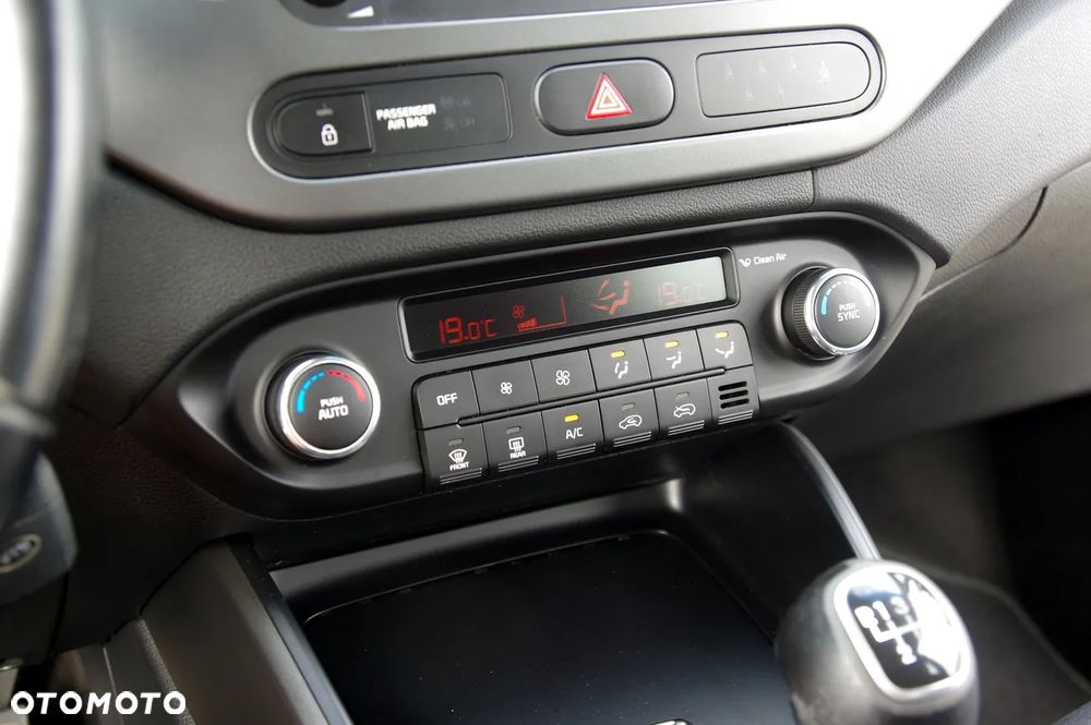 Kia Carens 1.7 CRDi 115 Dream Team Edition - 37