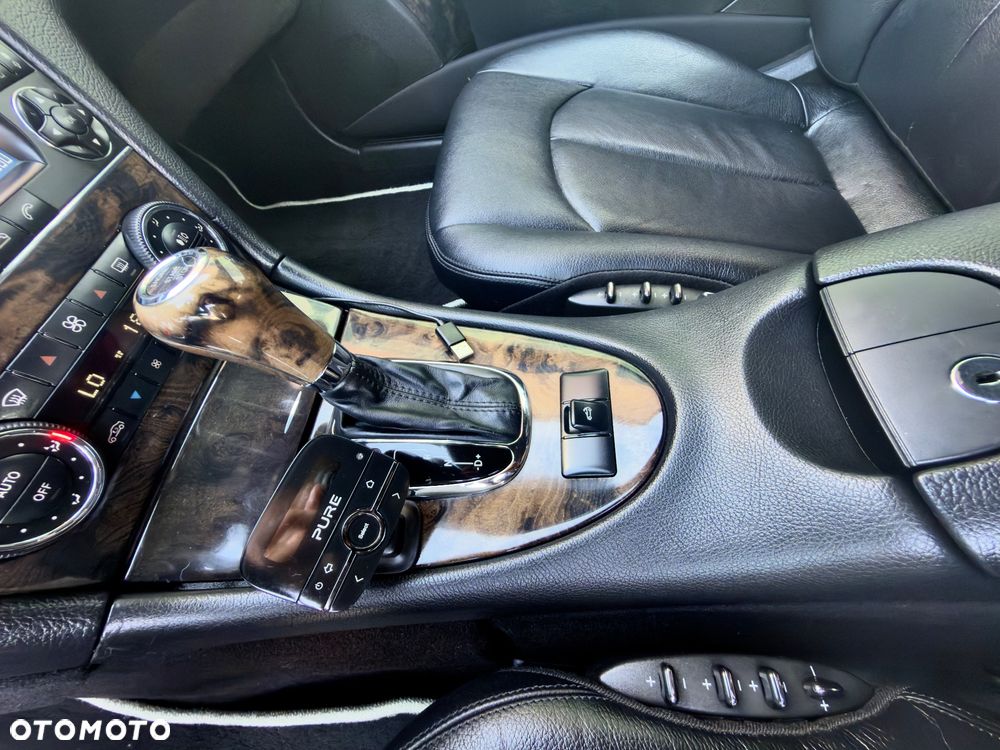 Mercedes-Benz CLK - 27
