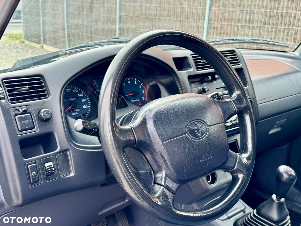 Toyota RAV4 2.0 - 10