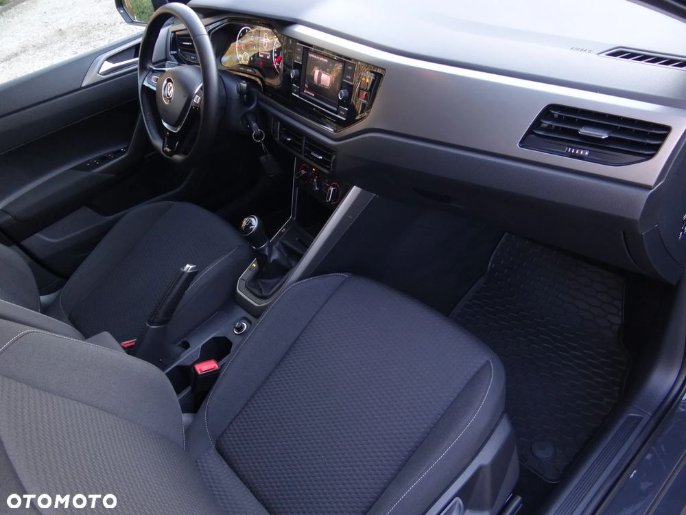 Volkswagen Polo 1.6 TDI SCR Comfortline - 23