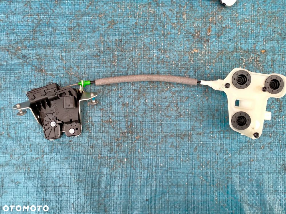 Mercedes W213 / Kombi / Zamek Klapy Bagażnika Z Dociągiem  A0997400600 A0999068600 / ORYGINAŁ - 1