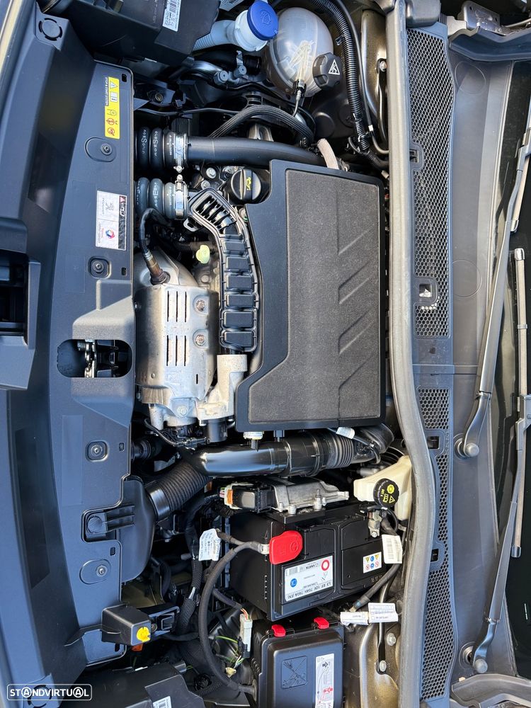 Peugeot 2008 PureTech 130 EAT8 GT Pack - 31