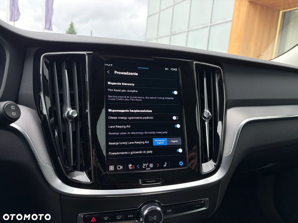 Volvo V60 B4 B Plus Dark - 17