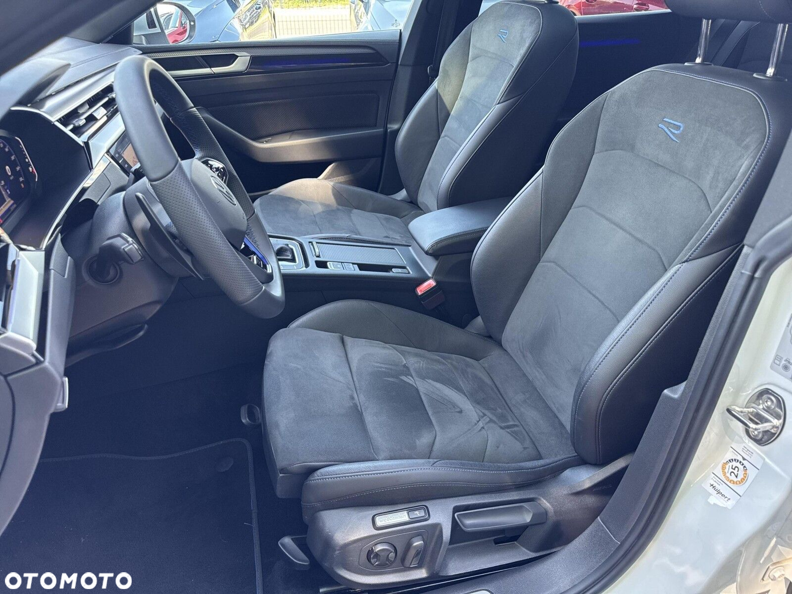 Volkswagen Arteon 2.0 TSI 4Motion R DSG - 11