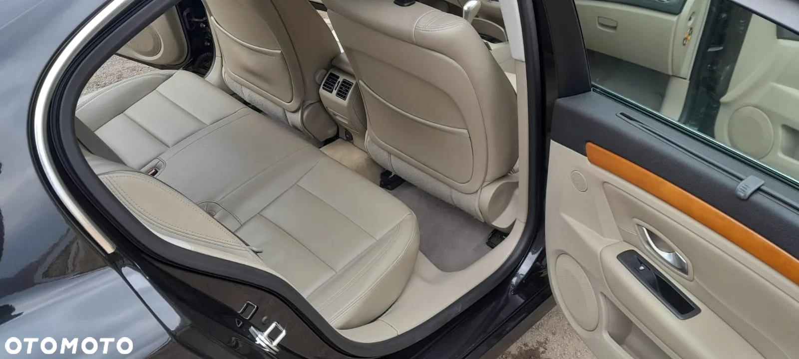 Renault Laguna 2.0 DCi Initiale - 11