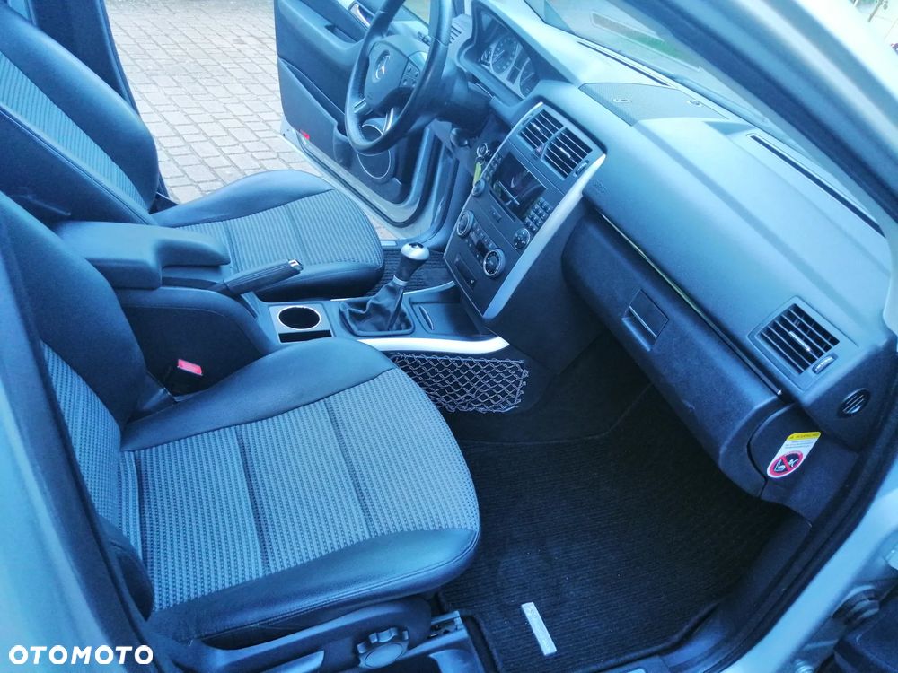 Mercedes-Benz Klasa B 200 - 25