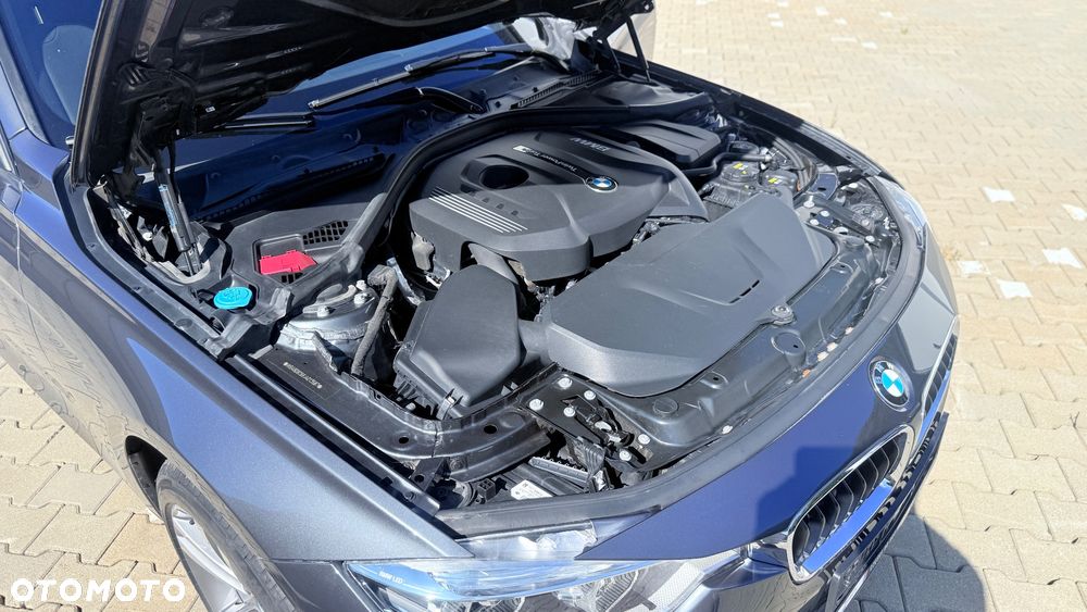 BMW Seria 3 330i xDrive Sport Line - 21