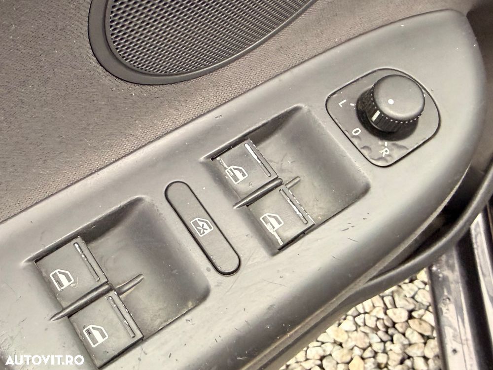 Volkswagen Golf Plus - 17