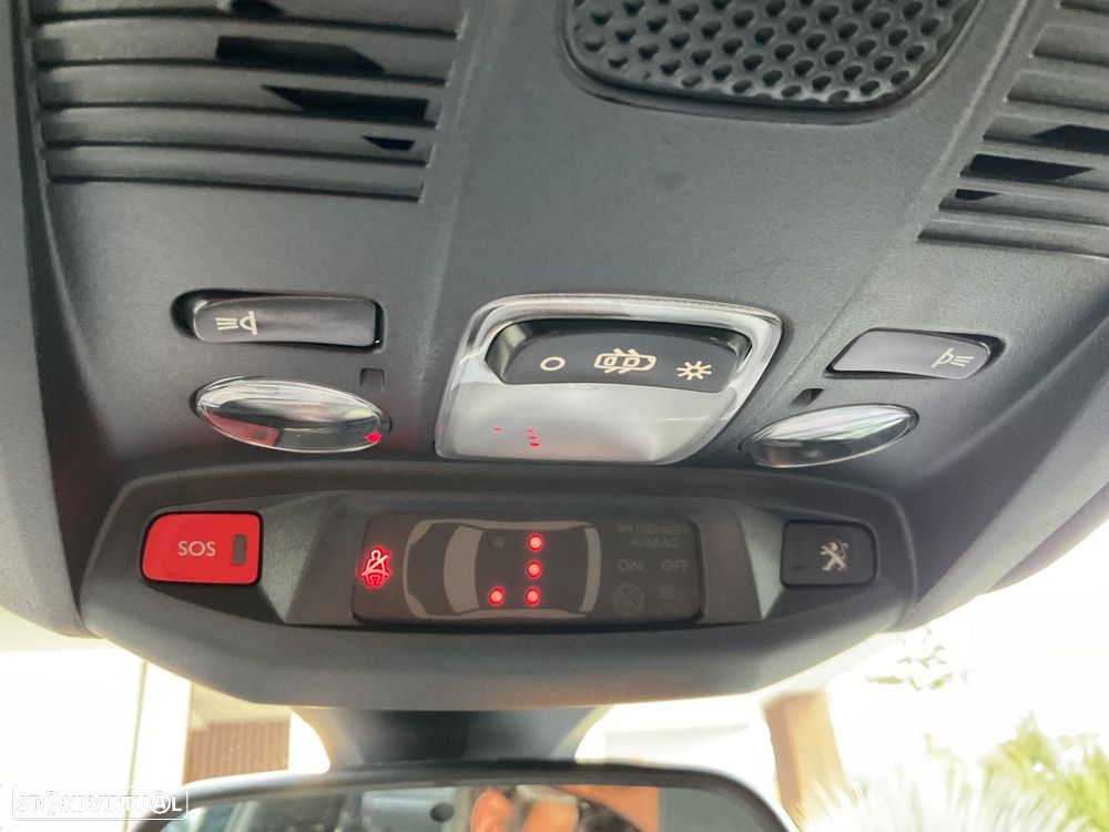 Peugeot 3008 1.2 PureTech Allure - 22