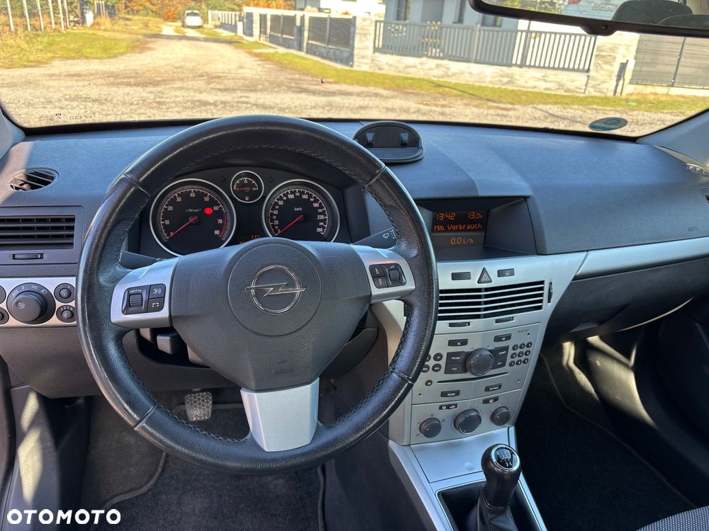 Opel Astra 1.6 Edition 111 Jahre - 21