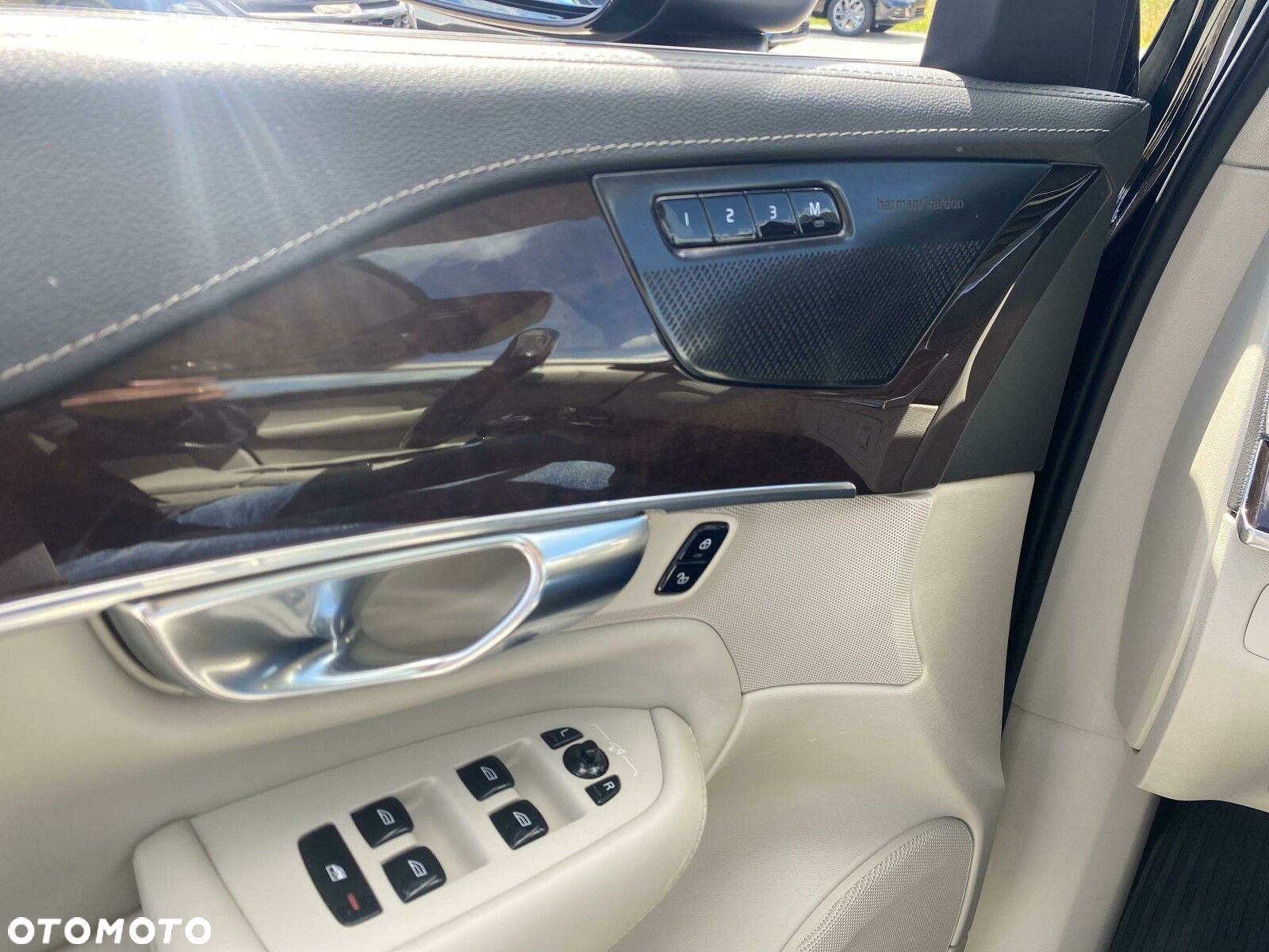 Volvo XC 90 - 22