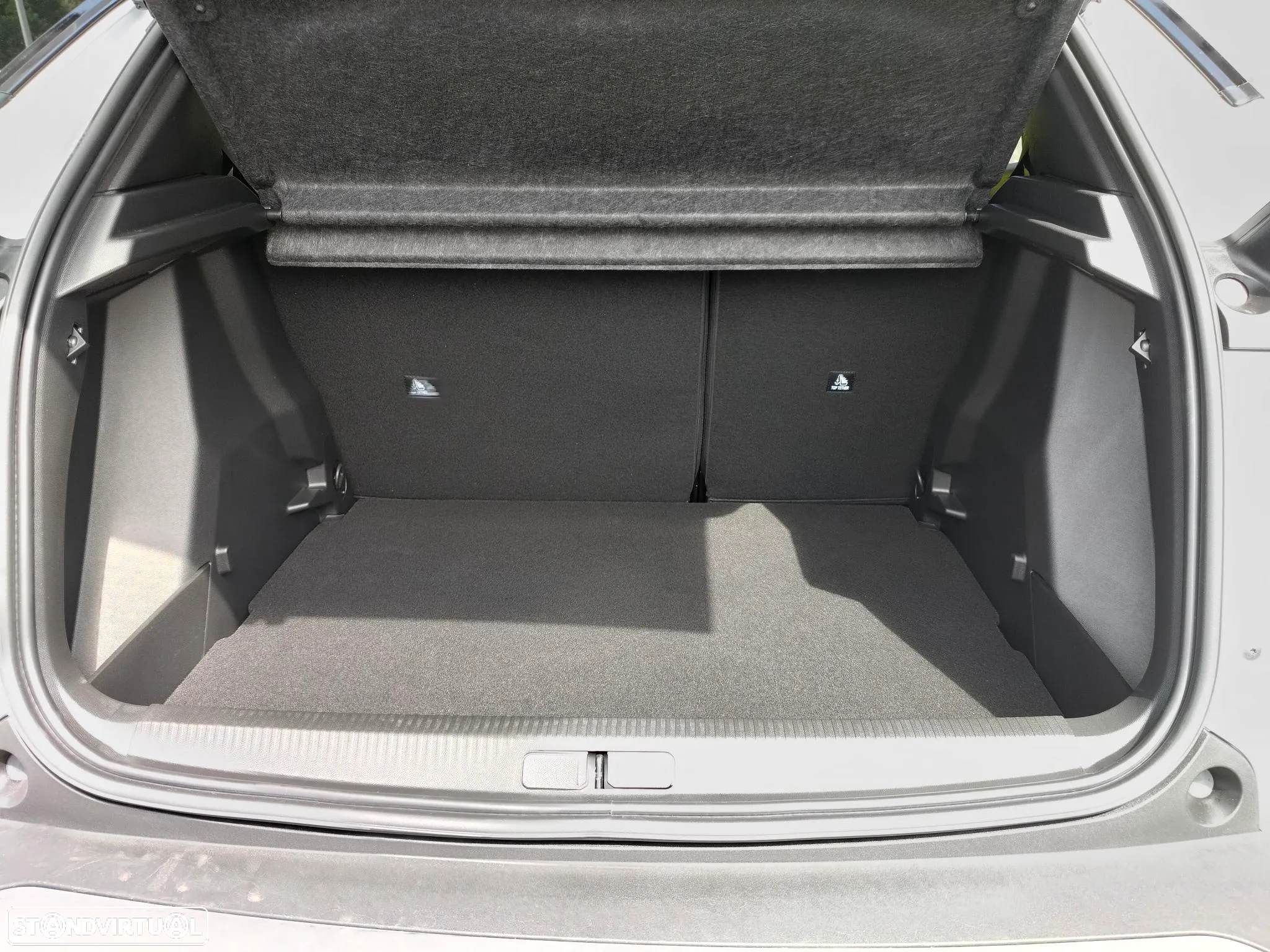 Peugeot 2008 1.2 PureTech Allure - 12