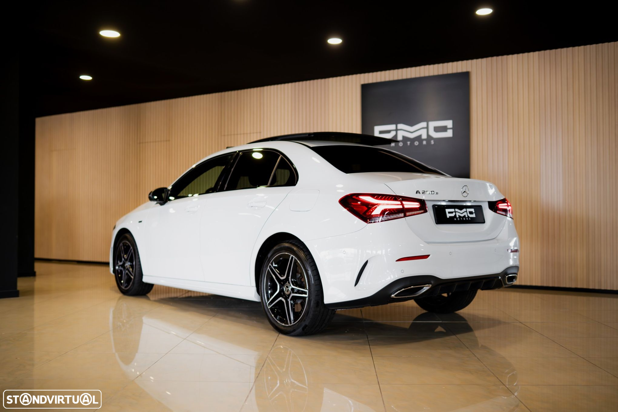 Mercedes-Benz A 250 Limousine e AMG Line - 3