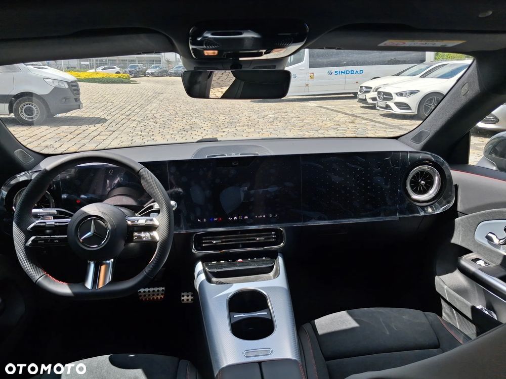 Mercedes-Benz CLA 200 mHEV 8G-DCT - 12