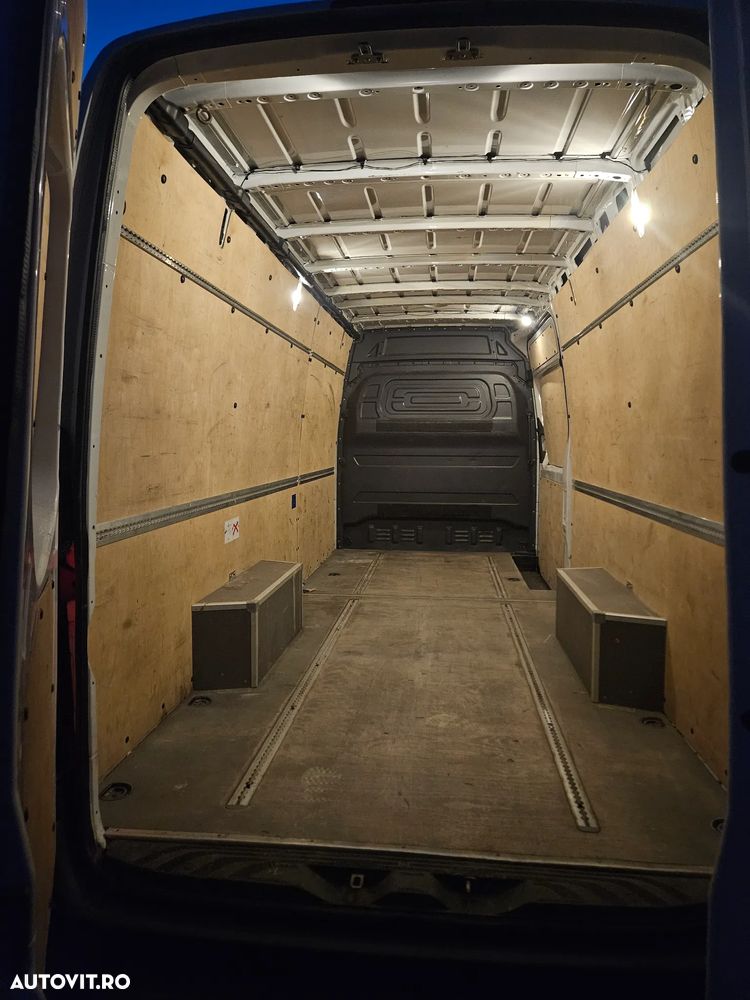 Mercedes-Benz Sprinter - 7