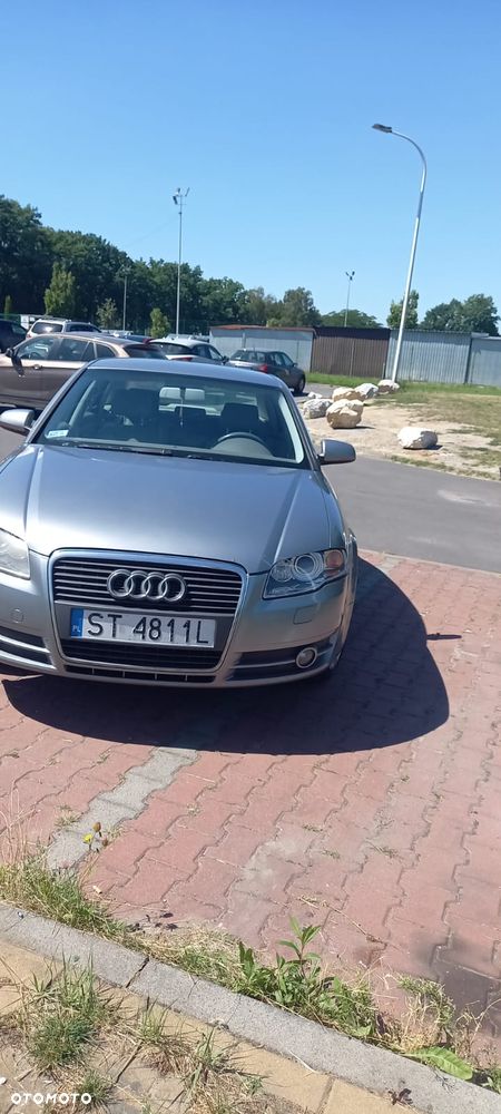 Audi A4 Limousine - 1