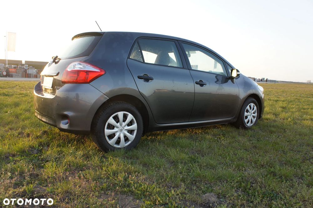 Toyota Auris 1.4 D-4D 2010 - 2