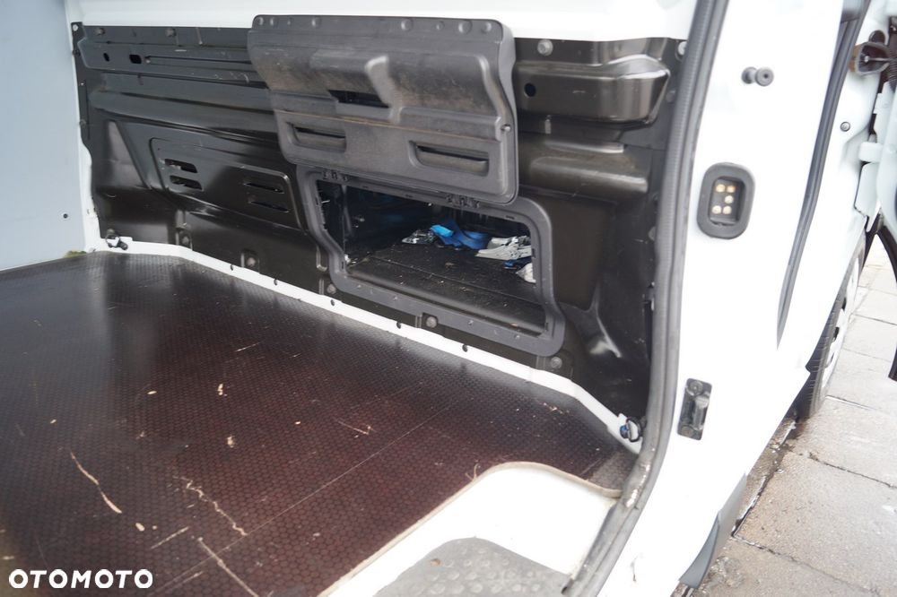 Renault Trafic - 17