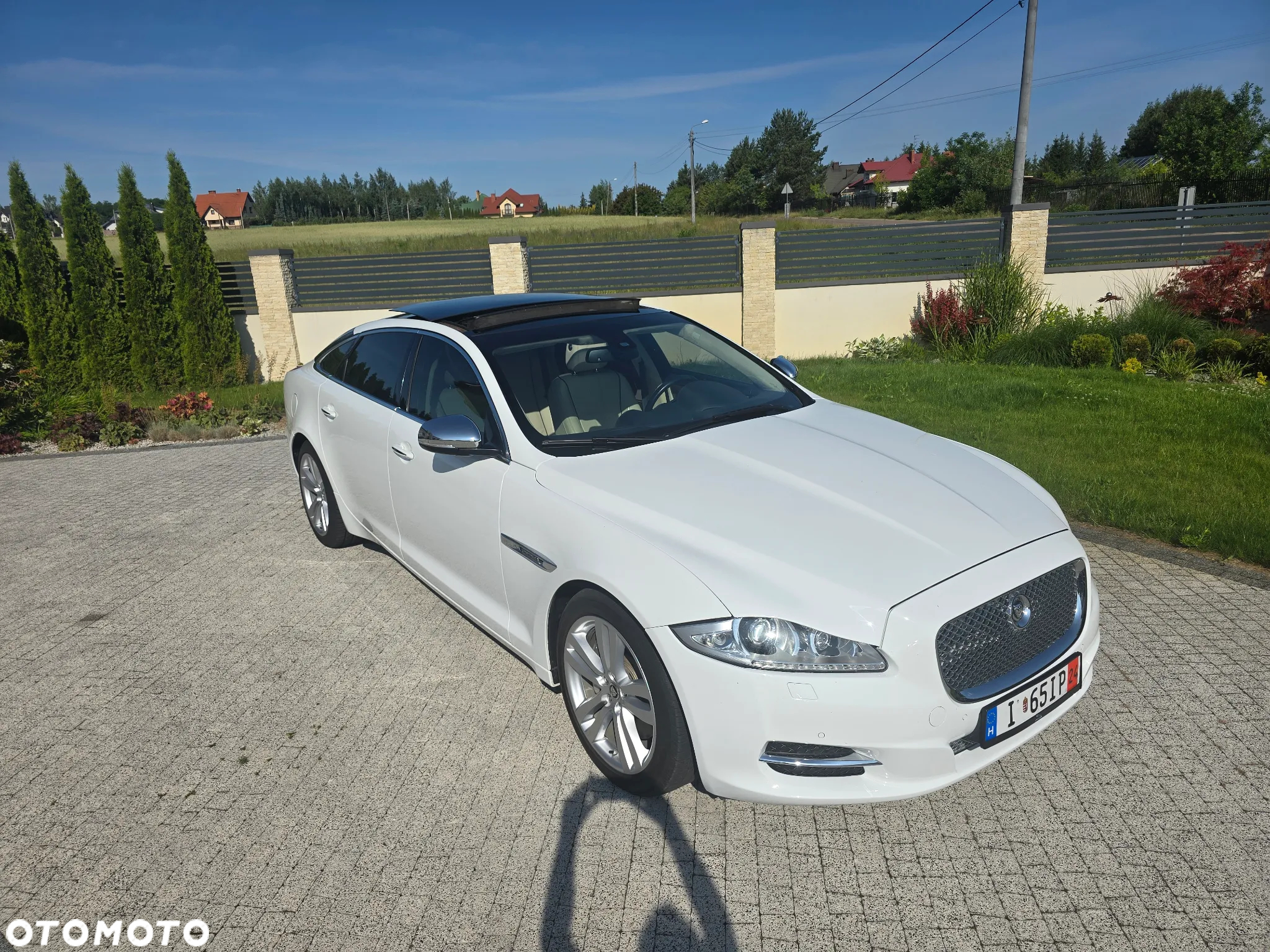 Jaguar XJ 5.0 V8 LWB Portfolio - 18