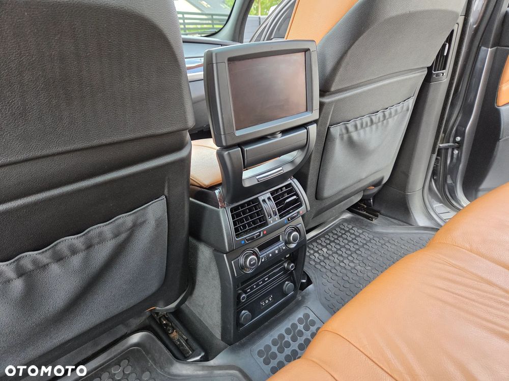BMW X5 xDrive48i - 26