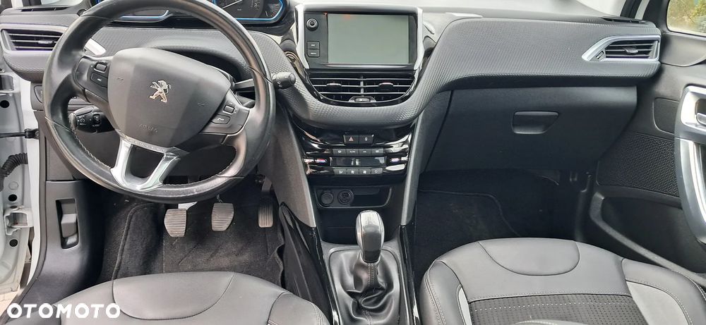 Peugeot 2008 1.6 BlueHDi Allure - 13