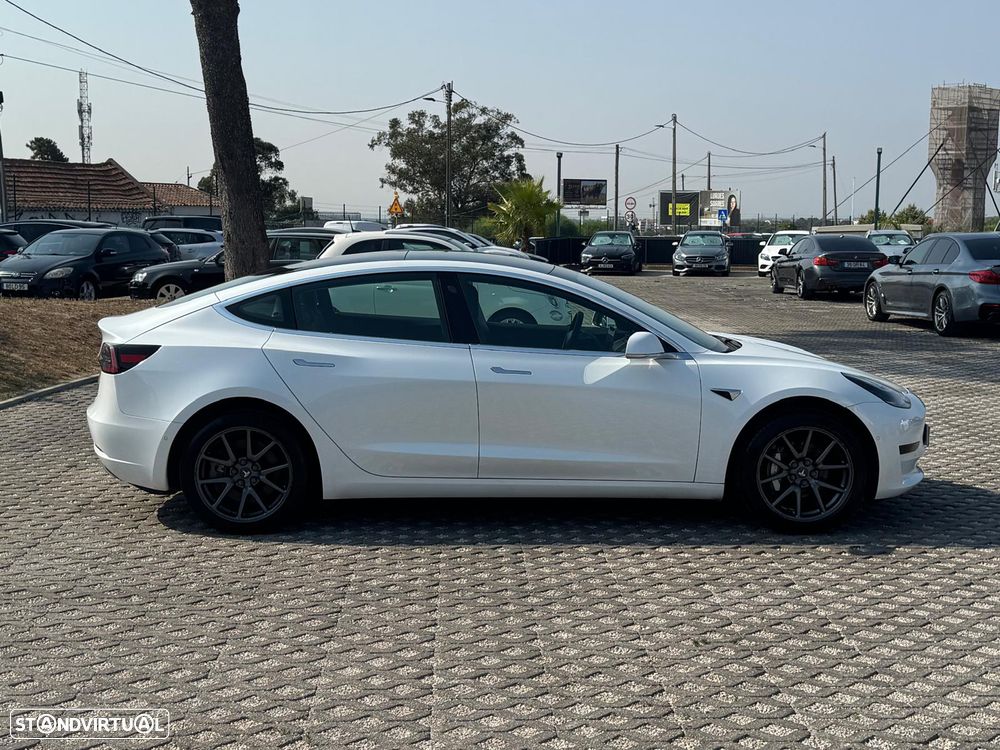 Tesla Model 3 - 6