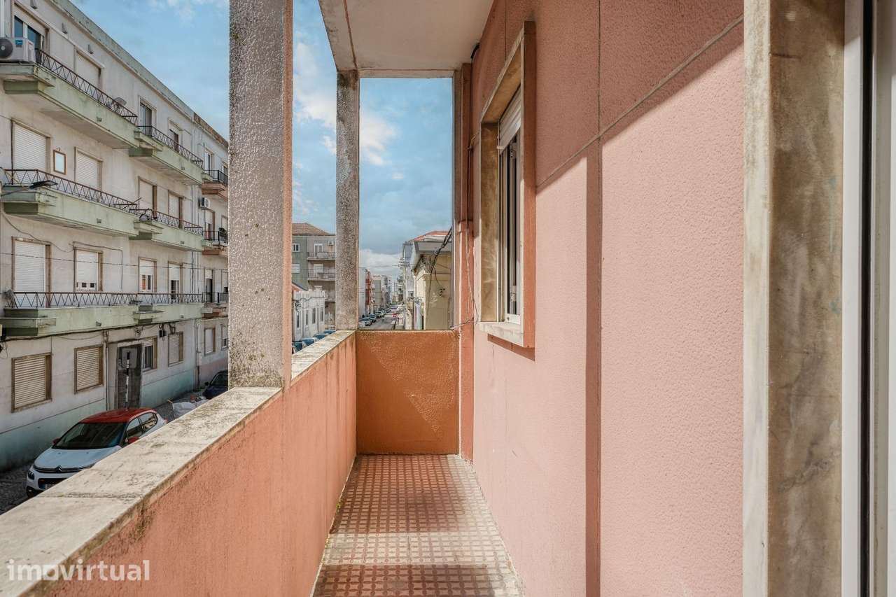 Apartamento T2 Completamente Renovado com Varanda | Barreiro - Grande imagem: 3/16
