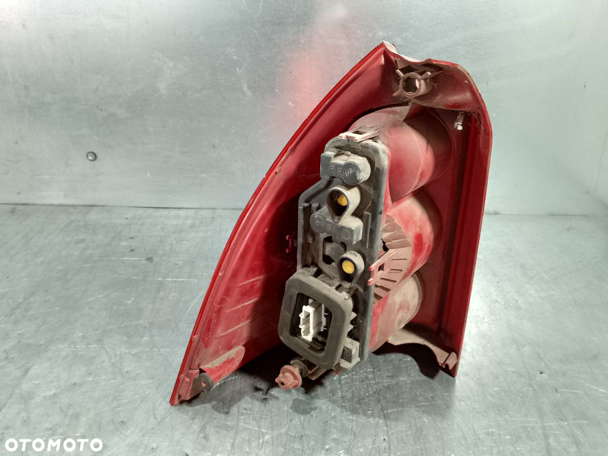 LAMPA TYLNA PRAWA PEUGEOT 307 SW KOMBI - 4