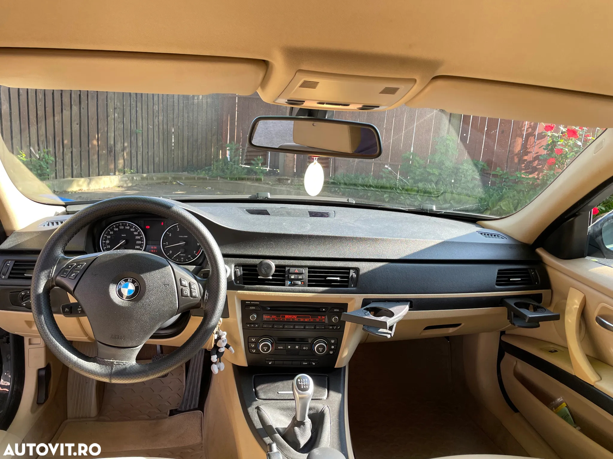 BMW Seria 3 318i Touring - 4