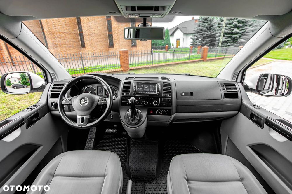 Volkswagen Caravelle - 5