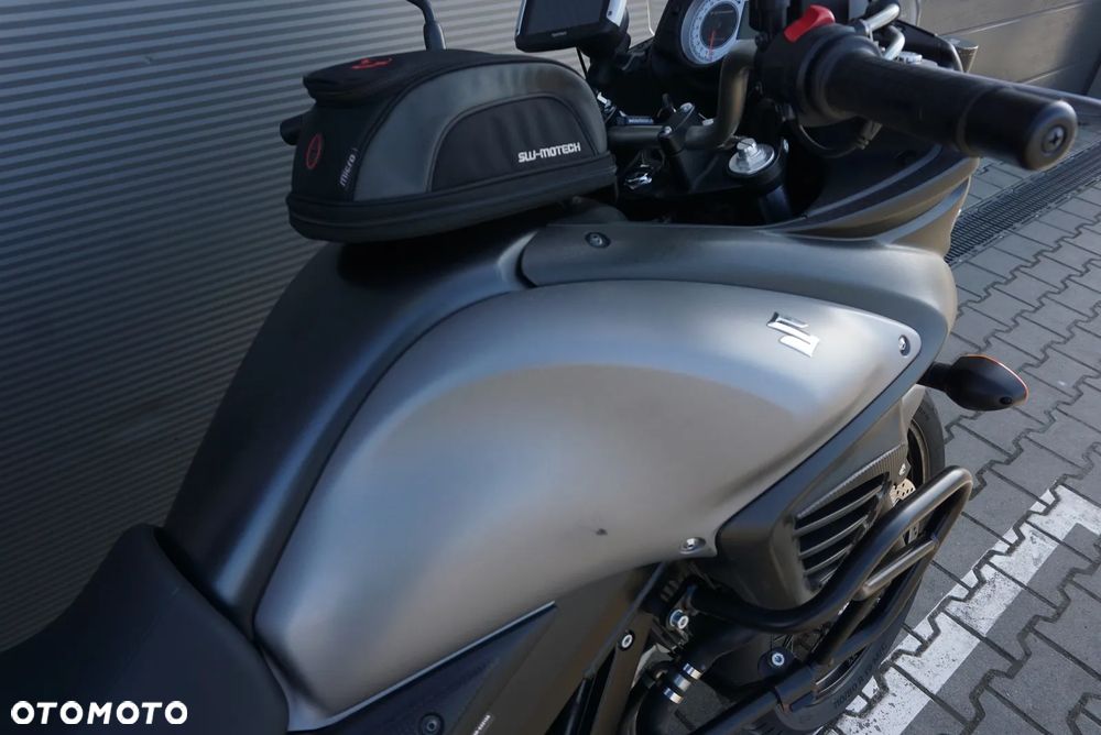 Suzuki V-STROM - 23
