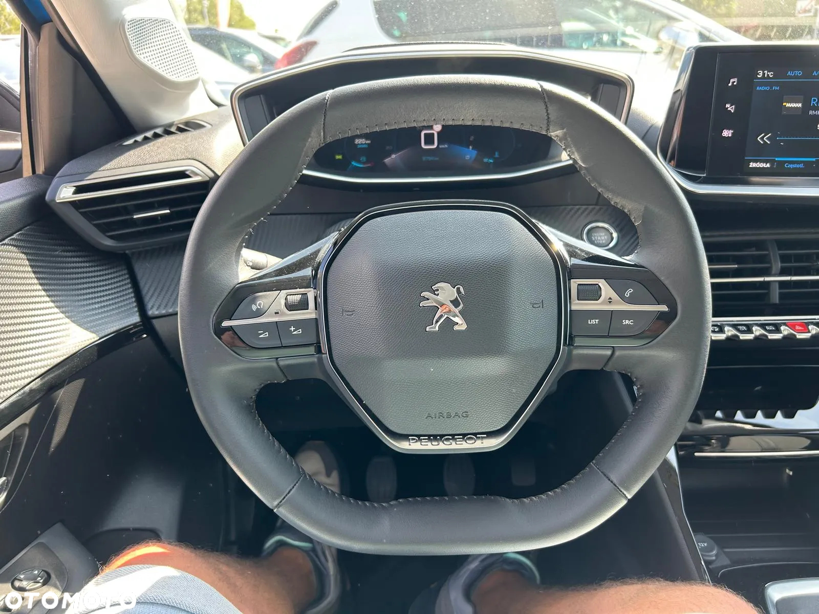 Peugeot 208 PureTech 100 Allure - 28