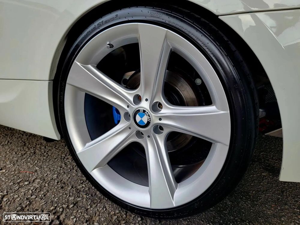 BMW 325 i M Sport Edition - 26