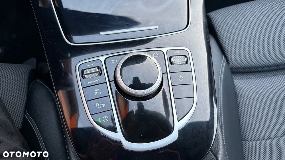 Mercedes-Benz Klasa E 220 d 9G-TRONIC - 24