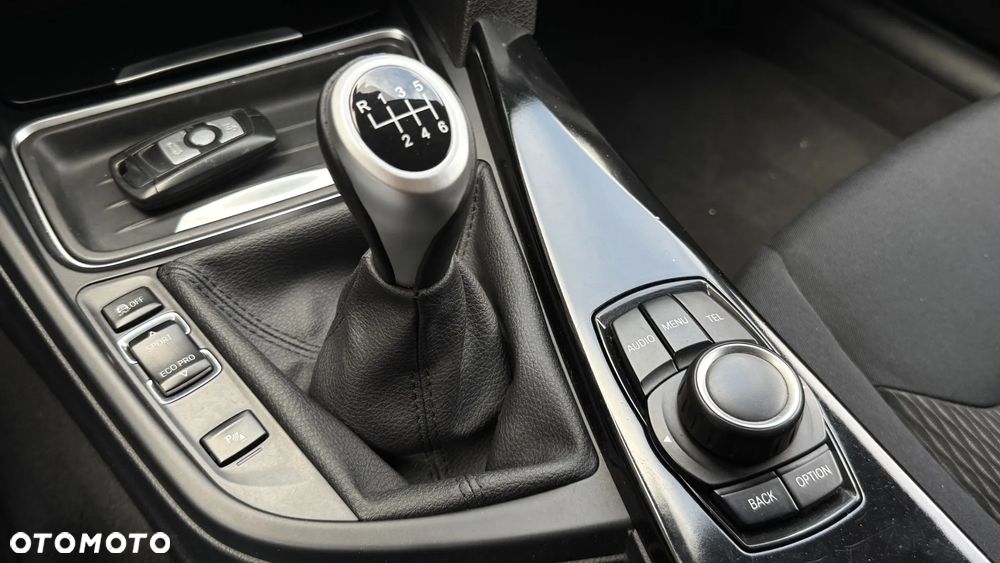 BMW Seria 3 316d Luxury Line EU6 - 34
