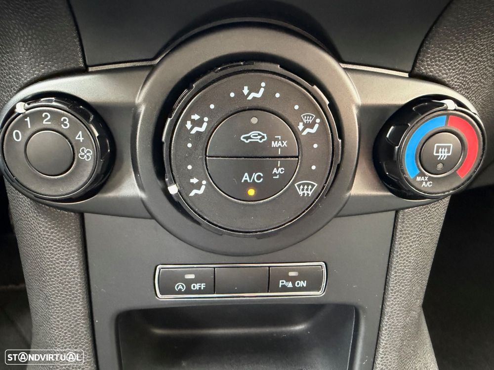 Ford Fiesta 1.0 Titanium - 12