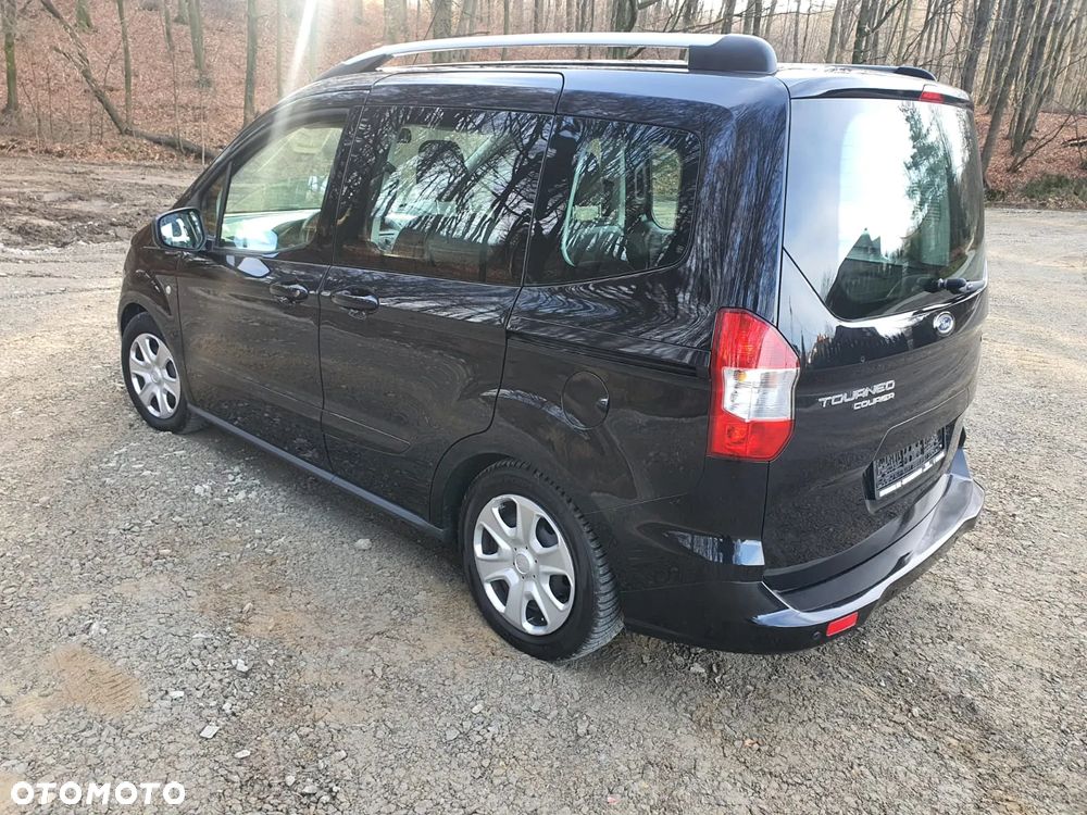 Ford Tourneo Courier 1.0 EcoBoost S&S Ambiente - 8