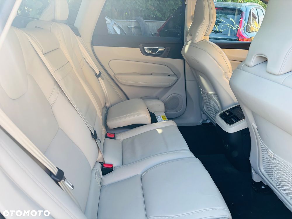 Volvo XC 60 B6 B AWD Ultimate Bright - 13