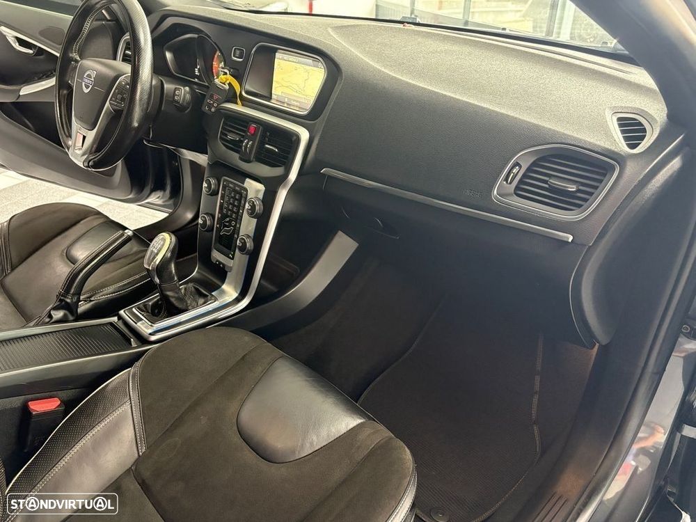 Volvo V40 1.6 D2 R-Design - 29